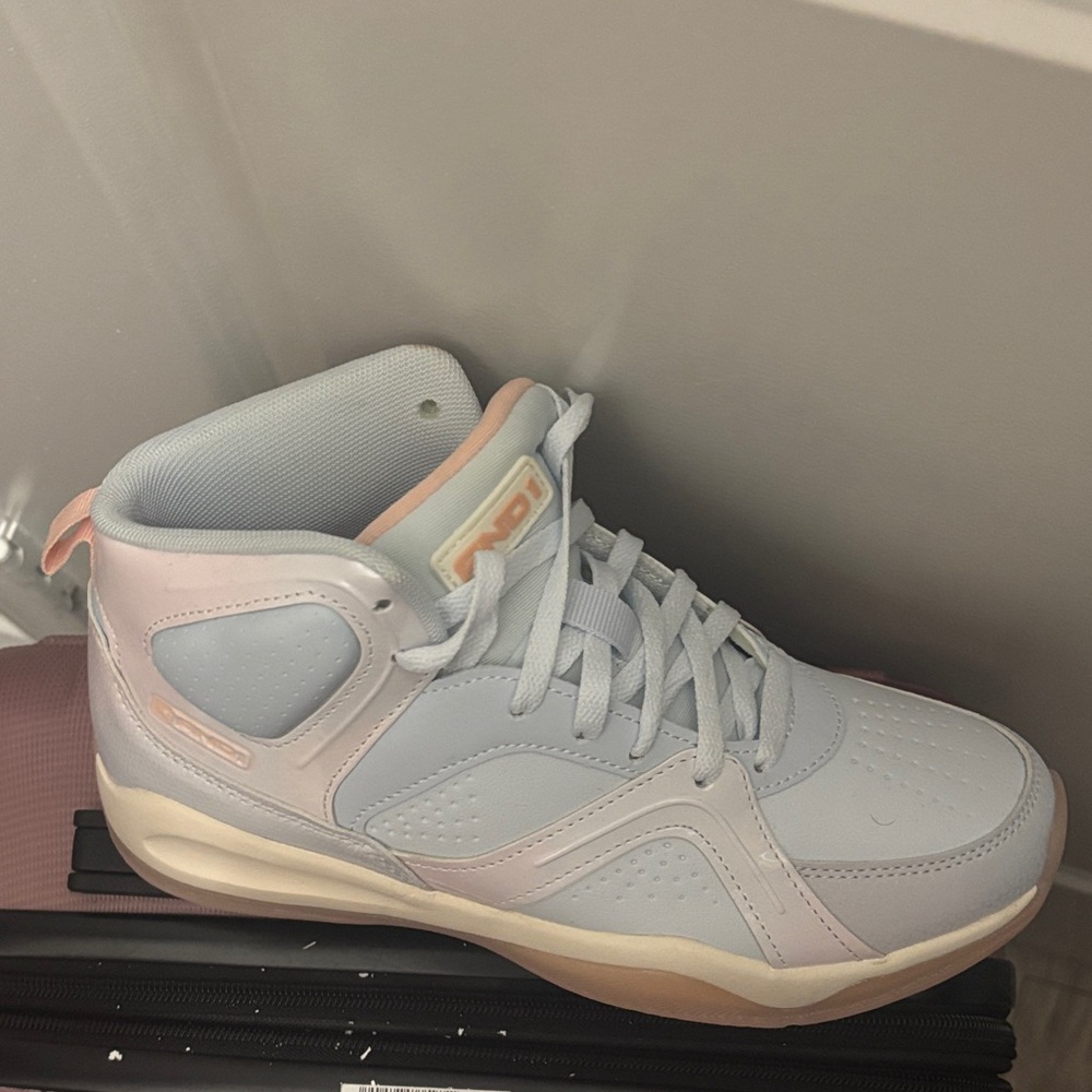 Women’s Pastel High-Top Sneakers - Light Blue & Pink